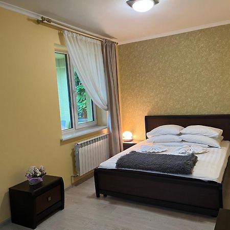 Guest House At Lesya Ukrainka Truskavets Exterior foto