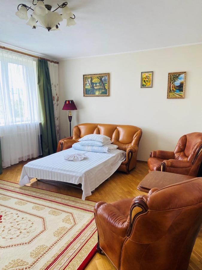 Guest House At Lesya Ukrainka Truskavets Exterior foto