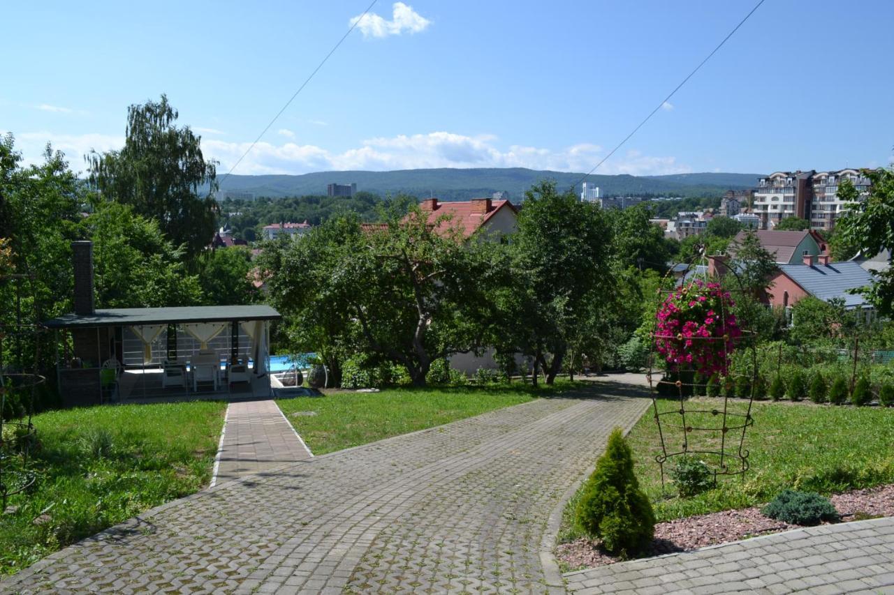 Guest House At Lesya Ukrainka Truskavets Exterior foto