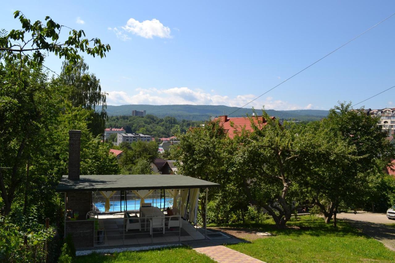 Guest House At Lesya Ukrainka Truskavets Exterior foto